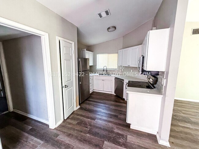 Foto del edificio - 8307 Forest Ridge Dr