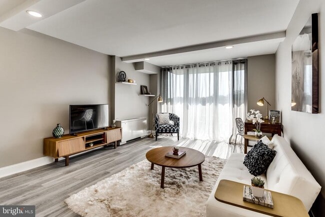 Building Photo - 2500 N Van Dorn St