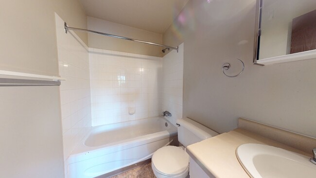 Building Photo - 5117-5144 44 St