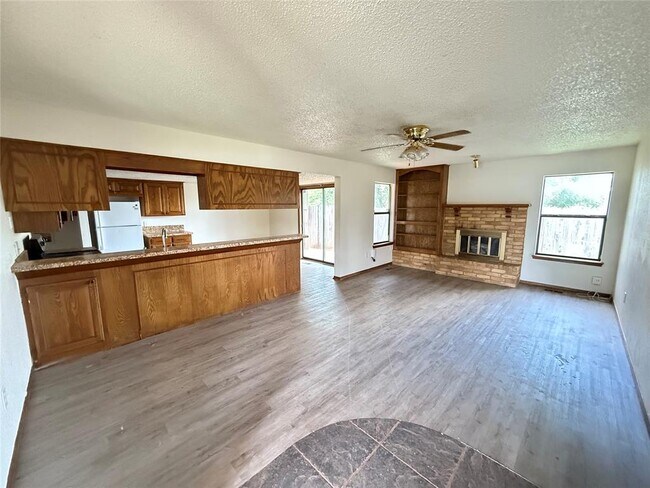 Foto del edificio - 217 Woodbridge Cir