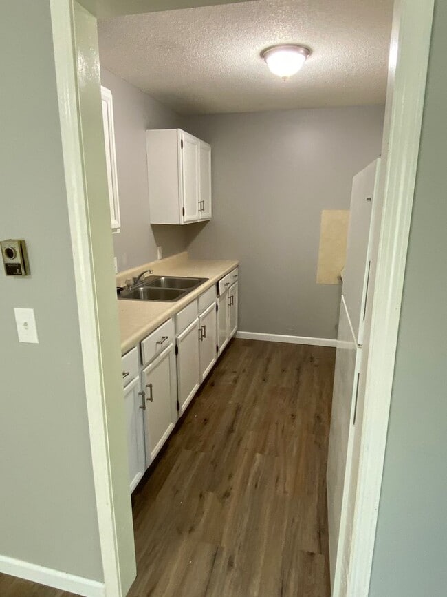 Building Photo - Remodeled 2 Bedroom Apt in Columbia, MO