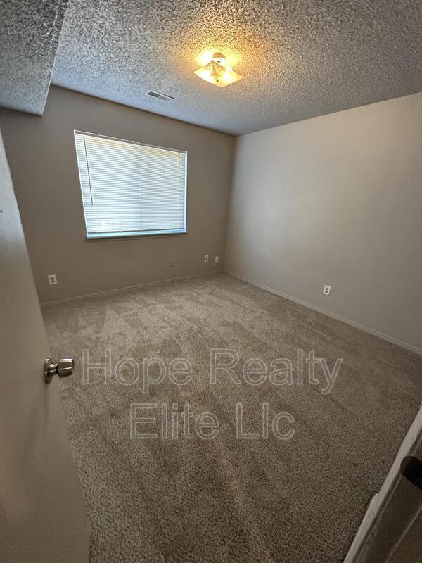 Building Photo - 1161 Mazatlan Cir