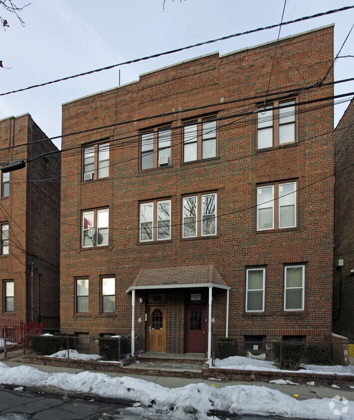 Building Photo - 258 Clendenny Ave