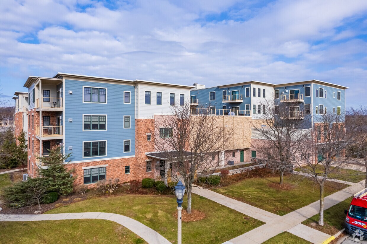 River Shores Apartments Apartments in West Bend, WI