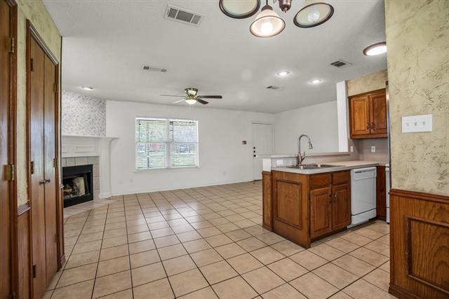 Foto del edificio - 3311 E FM 813