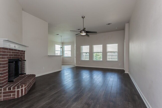 Building Photo - 10436 Fossil Hill Dr