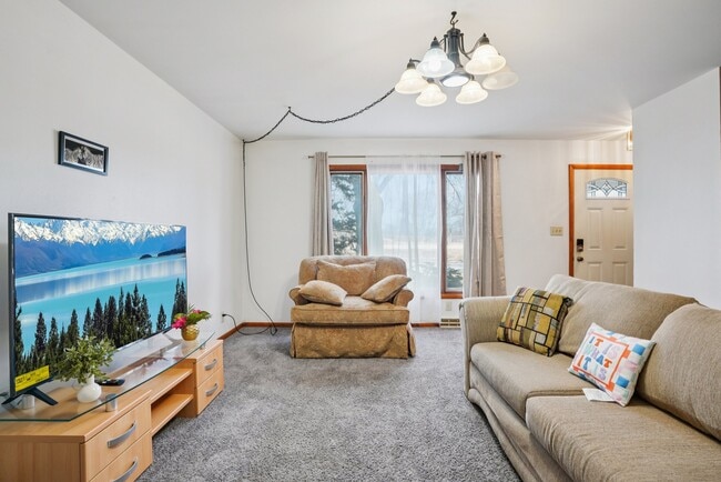 Building Photo - 10785 W Appleton Ave