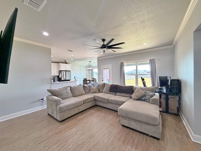 Foto del edificio - 3317 Muthu Veer Dr