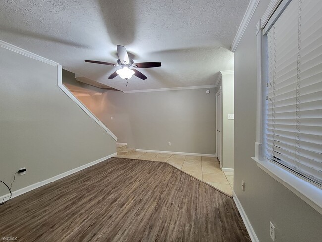 Building Photo - 2 br, 1.5 bath Townhome - 4517 Carter Cree...