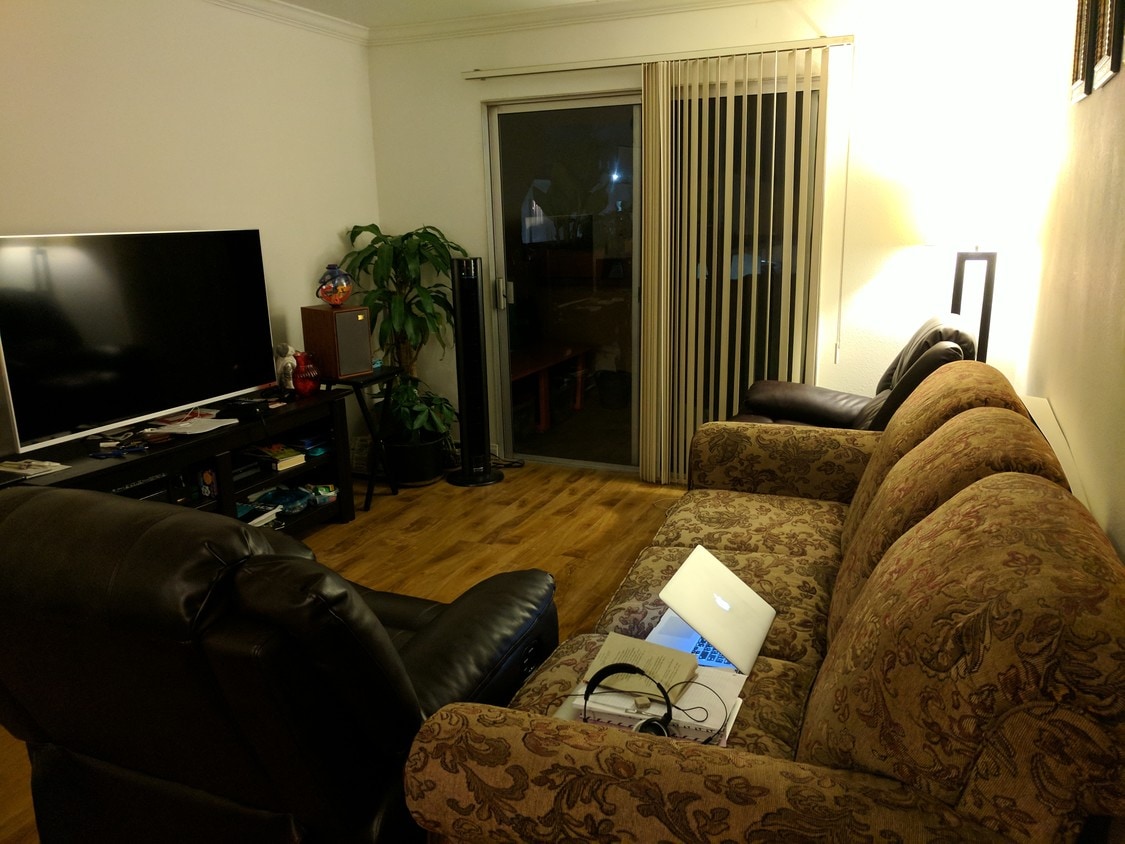 Living Room - 22833 Vanowen St