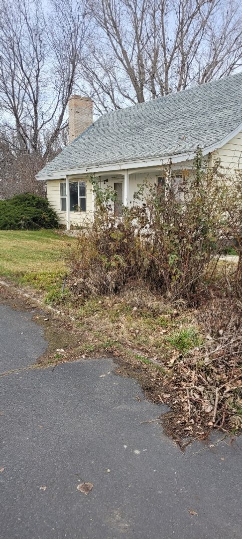 Building Photo - Country Living