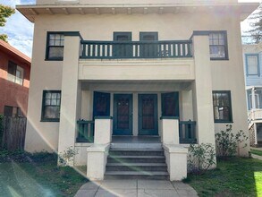 Building Photo - 2318 H St
