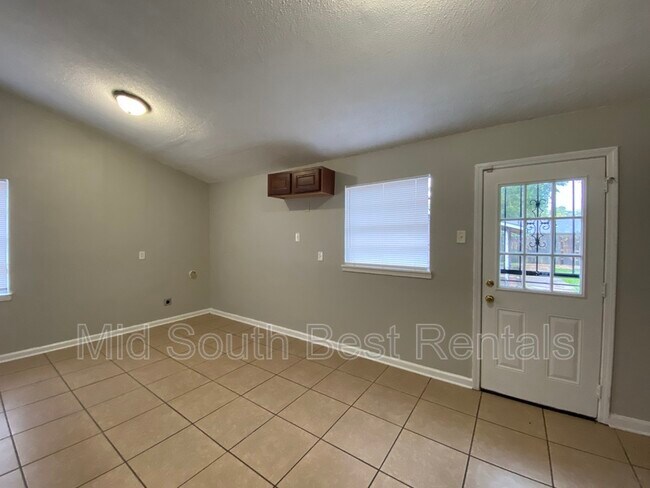 Building Photo - 1460 Winfield Rd