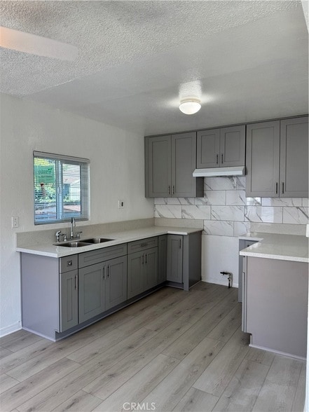 Building Photo - 1540 W 51st Pl
