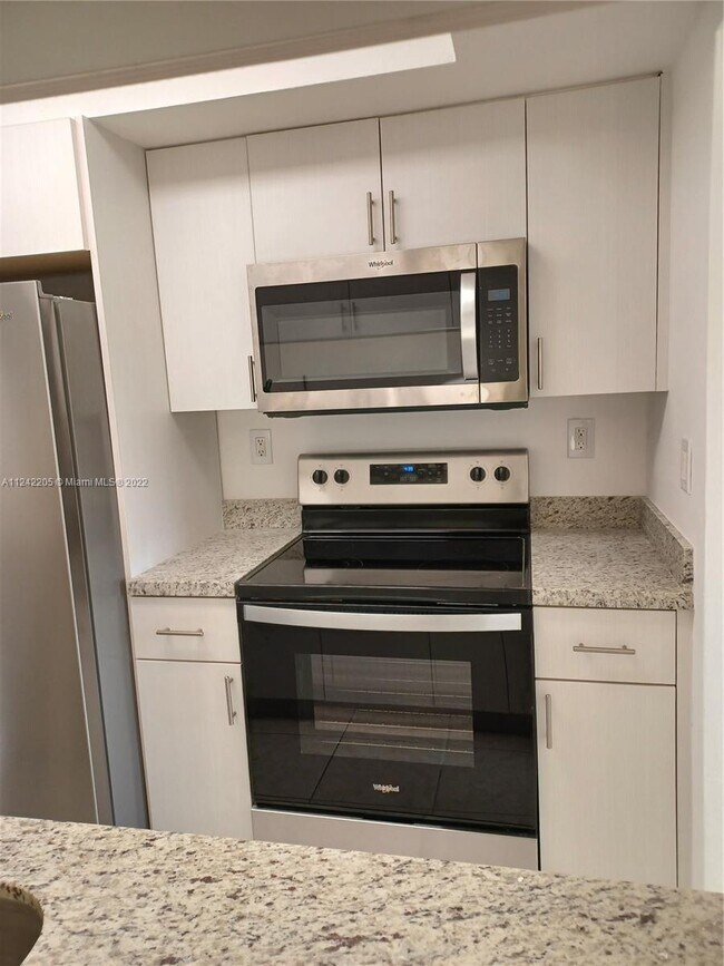 Foto del edificio - 8275 SW 152nd Ave