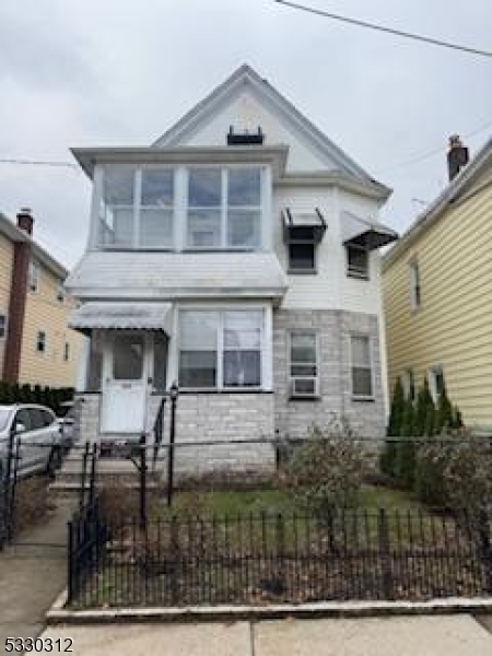 Foto principal - 375 Highland Ave