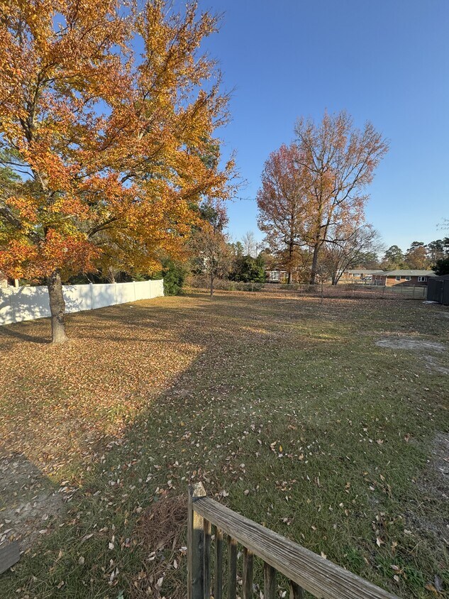 Foto del edificio - 413 Jamestown Ave