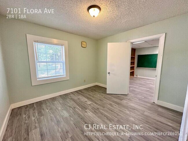 Foto del edificio - 7101 Flora Ave