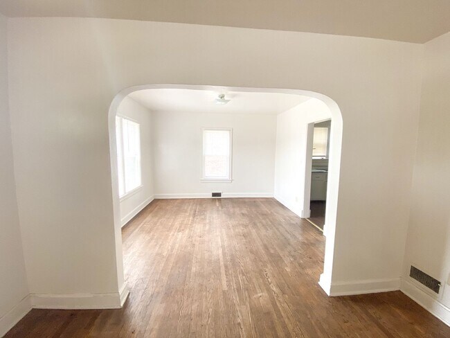 Foto del edificio - 3 bed 1 bath unit close to campus