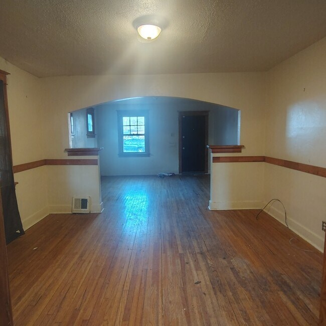 Foto del edificio - 7176 Hunter Ave