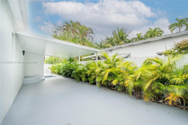 Foto del edificio - 1715 SW 17th Ave