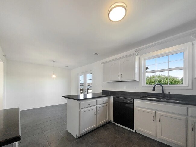 Foto del edificio - 1575 Cobra Ln