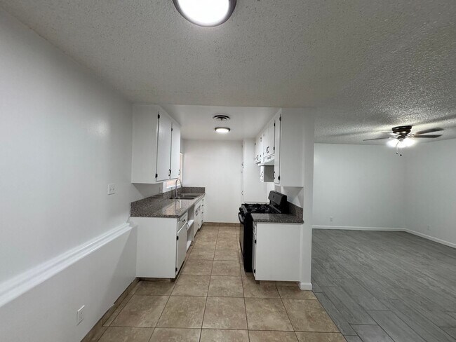Building Photo - Dana Suites