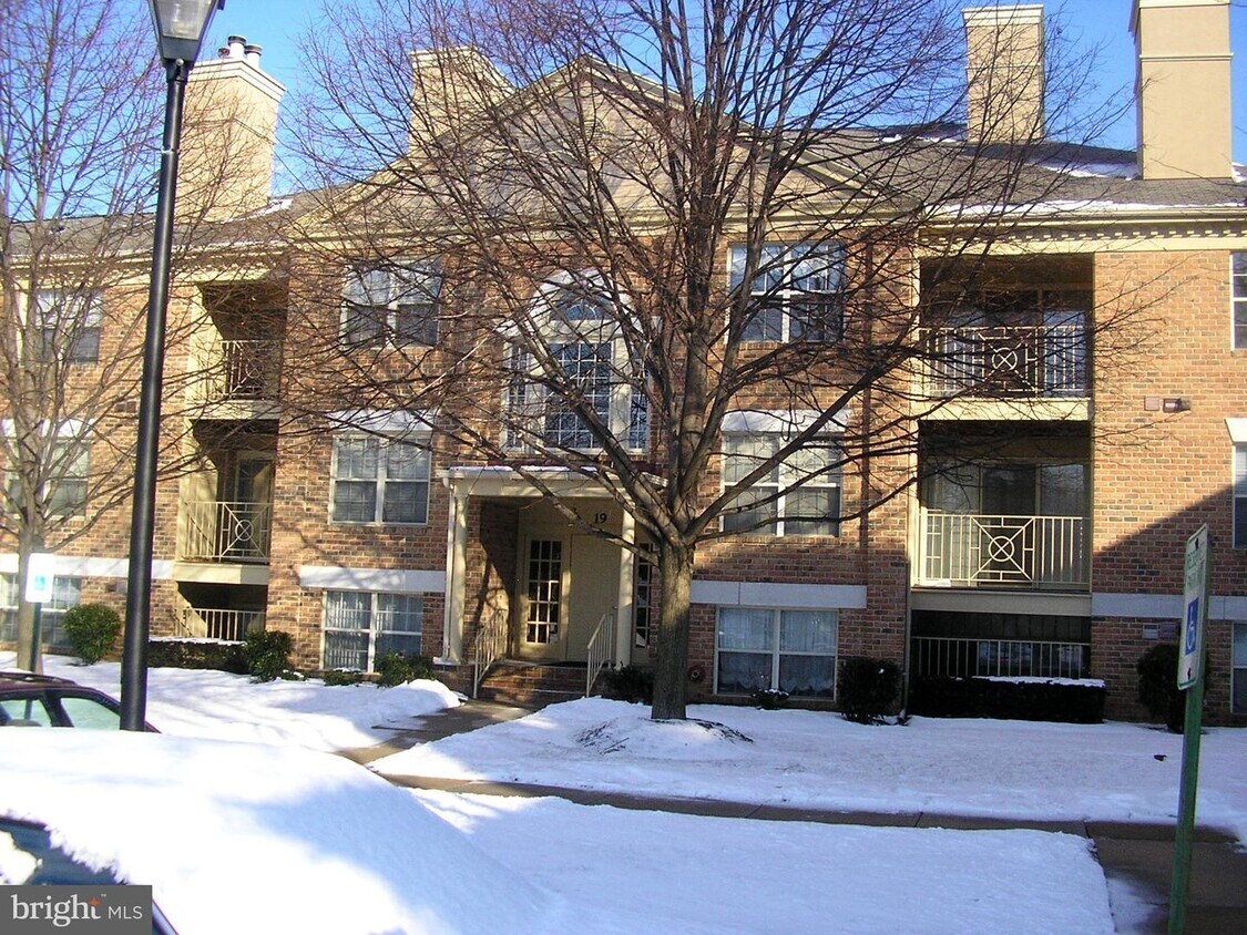 19 Rainflower Path Unit 304, Sparks, MD 21152 Condo for Rent in