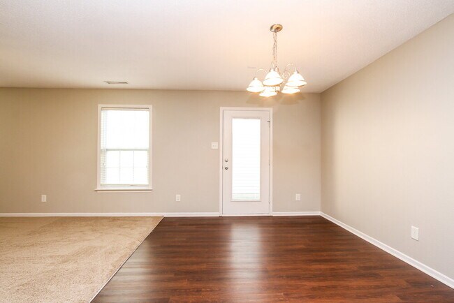 Foto del edificio - 14384 Black Farm Dr