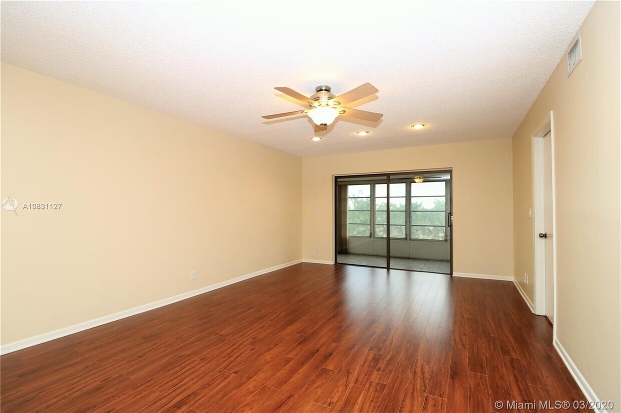 Primary Photo - 8121 SW 24th Ct