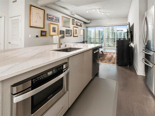 Foto del edificio - 923 Peachtree St NE