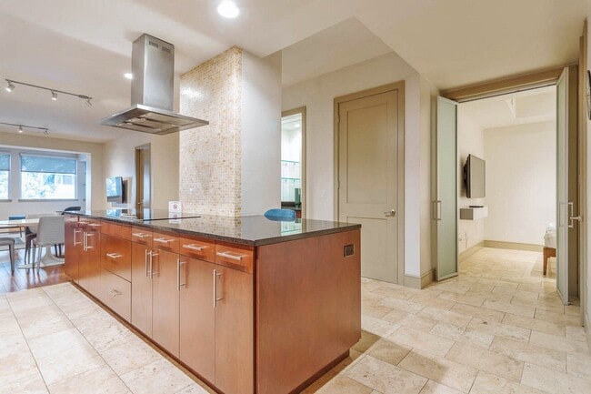 Interior Photo - Wilshire Victoria Westwood Apartments