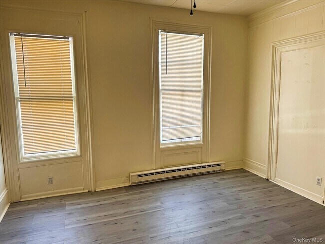 Foto del edificio - 183 Gleneida Ridge Rd