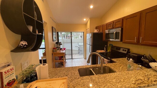 Building Photo - Turnkey Furnished Short Term Rental