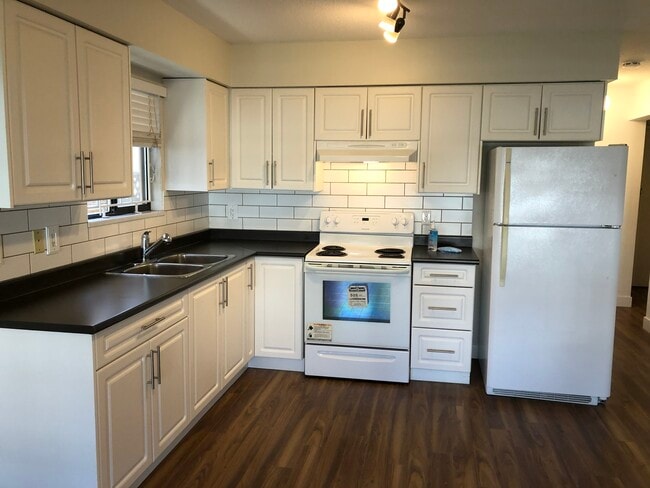 Building Photo - 2212 47th Av E