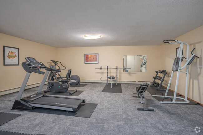 Fitness Center - Westlake Estate Apartments