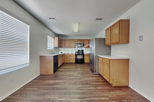 Foto del edificio - 8724 Hunters Creek Ct