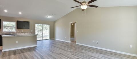 Foto del edificio - 10359 N Halsey Way