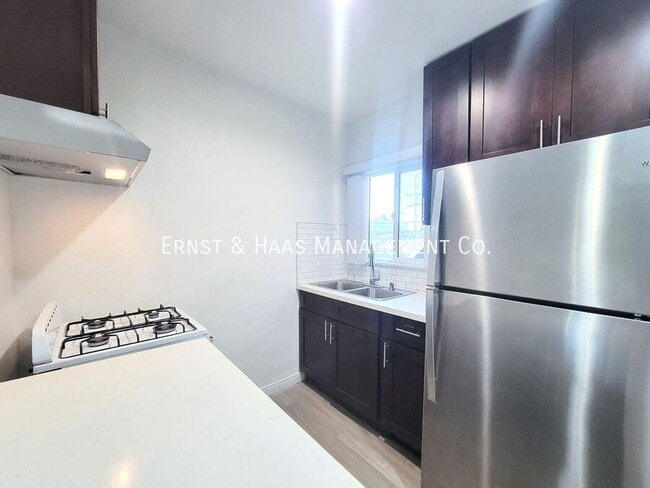 Foto del edificio - 519 W 8th St