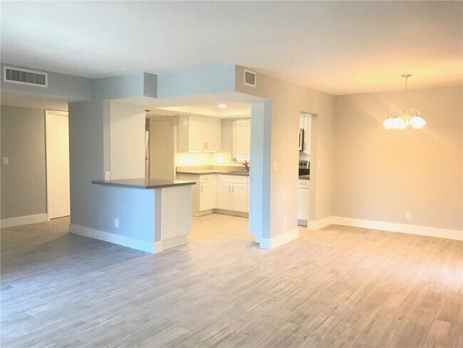 Foto del edificio - 3100 Riverside Dr
