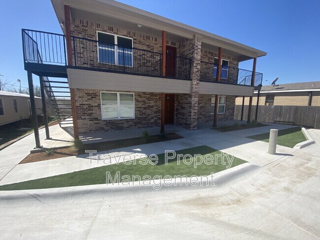 Building Photo - 108 Arrowhead St