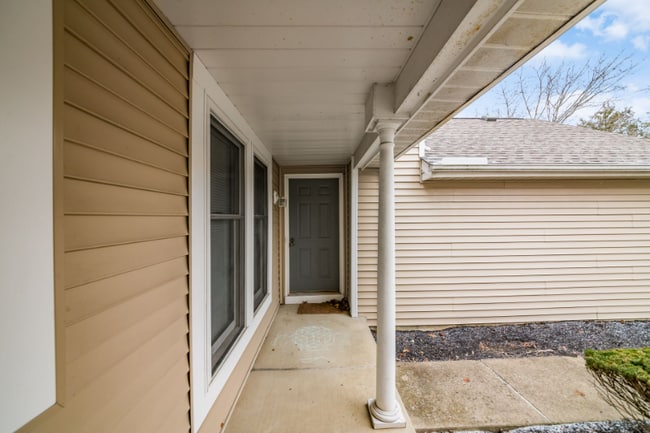 Building Photo - 5884 Parkbridge Ln