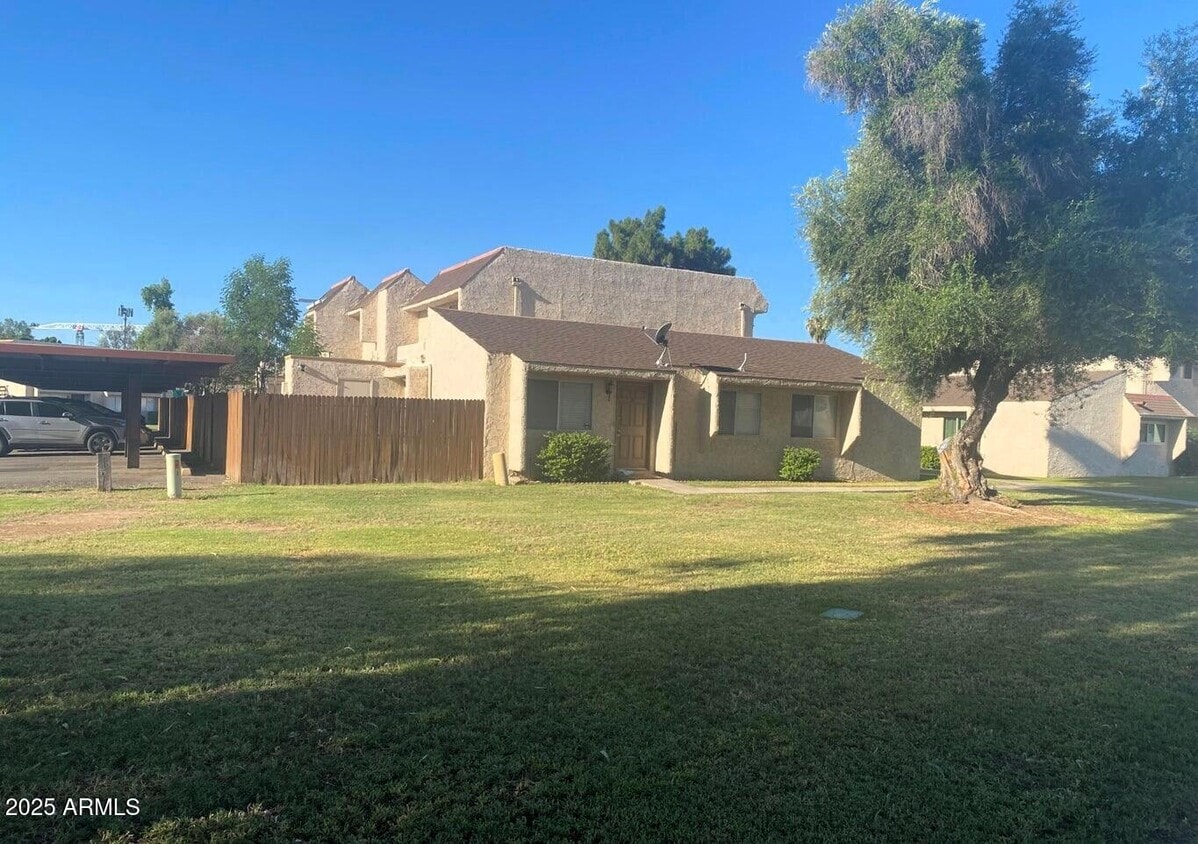 Foto principal - 2221 W Farmdale Ave