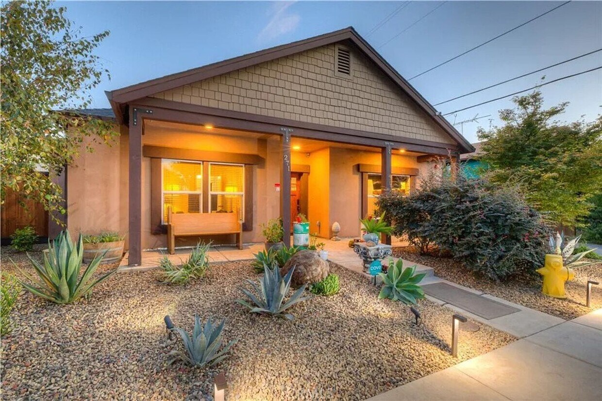 Foto principal - Coming Soon 3Bed 2bath 2016 Build!! One ti...