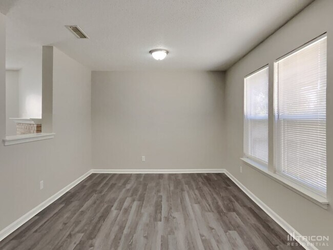 Foto del edificio - 2380 Amberleigh Dr