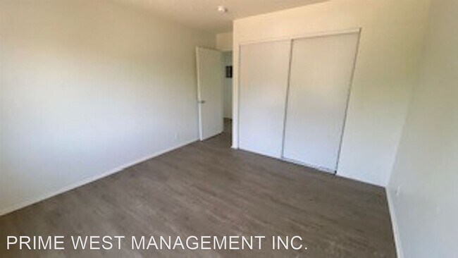 Building Photo - 236-238 S Ave 55