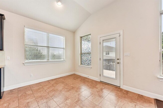 Foto del edificio - 5708 Viejo Dr