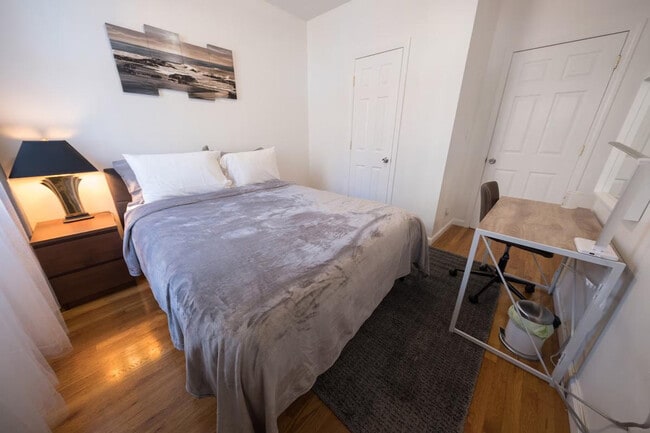 Foto del edificio - 301 E 104th St