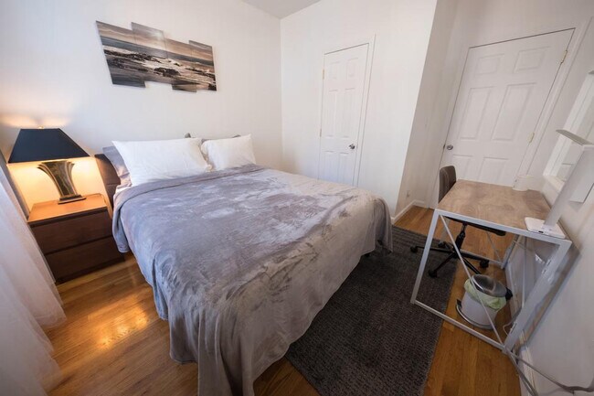 Foto del edificio - 301 E 104th St