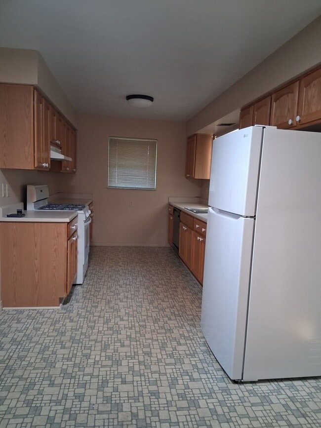 Photo - Quiet yet Accessible! SFH 2-car Garage House